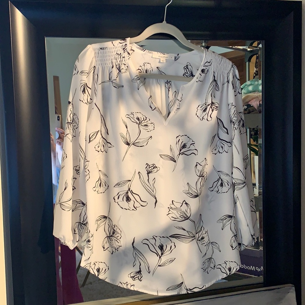 Fun 2 Fun white and black floral blouse